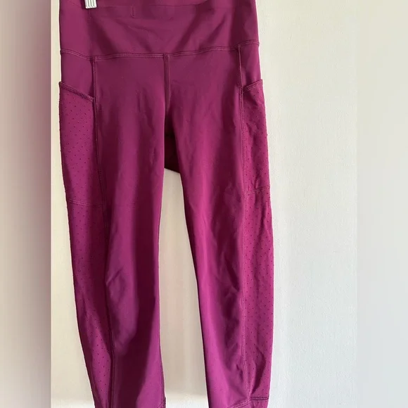 Lululemon Athletica Marvel Dark Pink Mind Over Miles Crop 17” Leggings size 4 - Picture 12 of 16